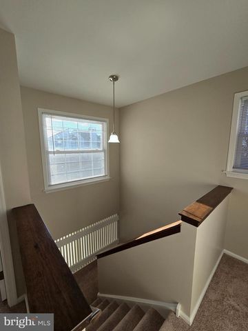 18 EDINBORO CIR, Chalfont, PA 18914