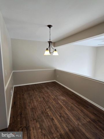 18 EDINBORO CIR, Chalfont, PA 18914