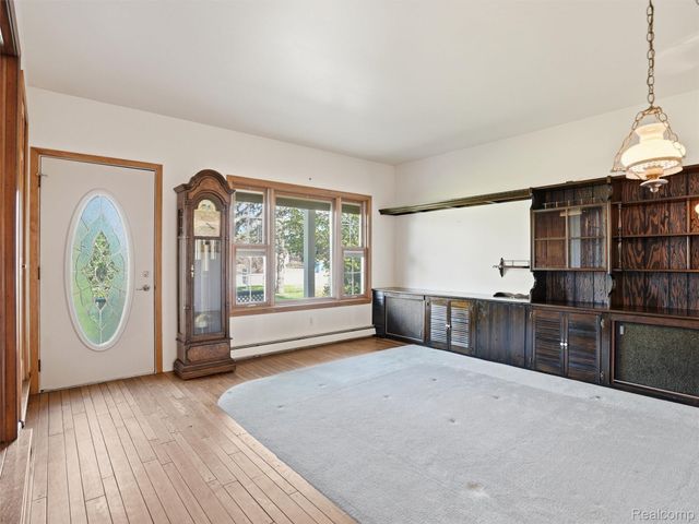 49455 Schoenherr Road, Shelby Charter Township, MI 48315