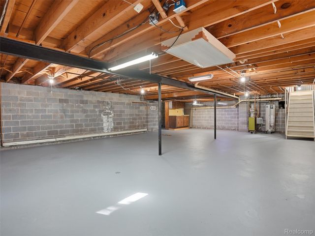 49455 Schoenherr Road, Shelby Charter Township, MI 48315