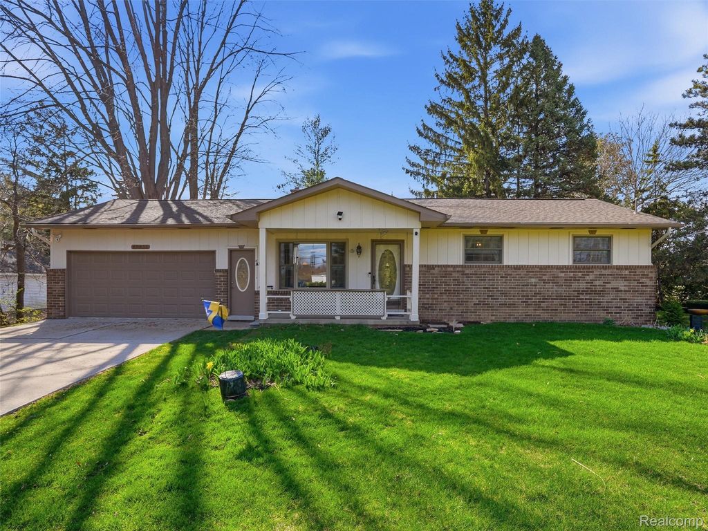 49455 Schoenherr Road, Shelby Charter Township, MI 48315