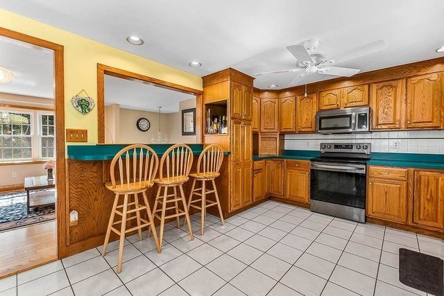 57 Sofia Rd, Stoughton, MA 02072