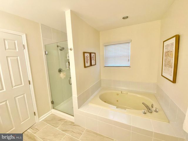 1533 WASHINGTON CT., Mays Landing, NJ 08330