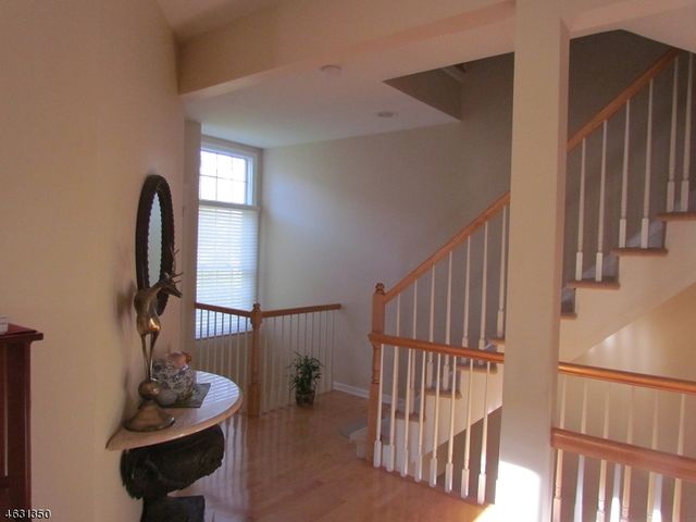 627 Binghampton Ln 627, Livingston Twp., NJ 07039