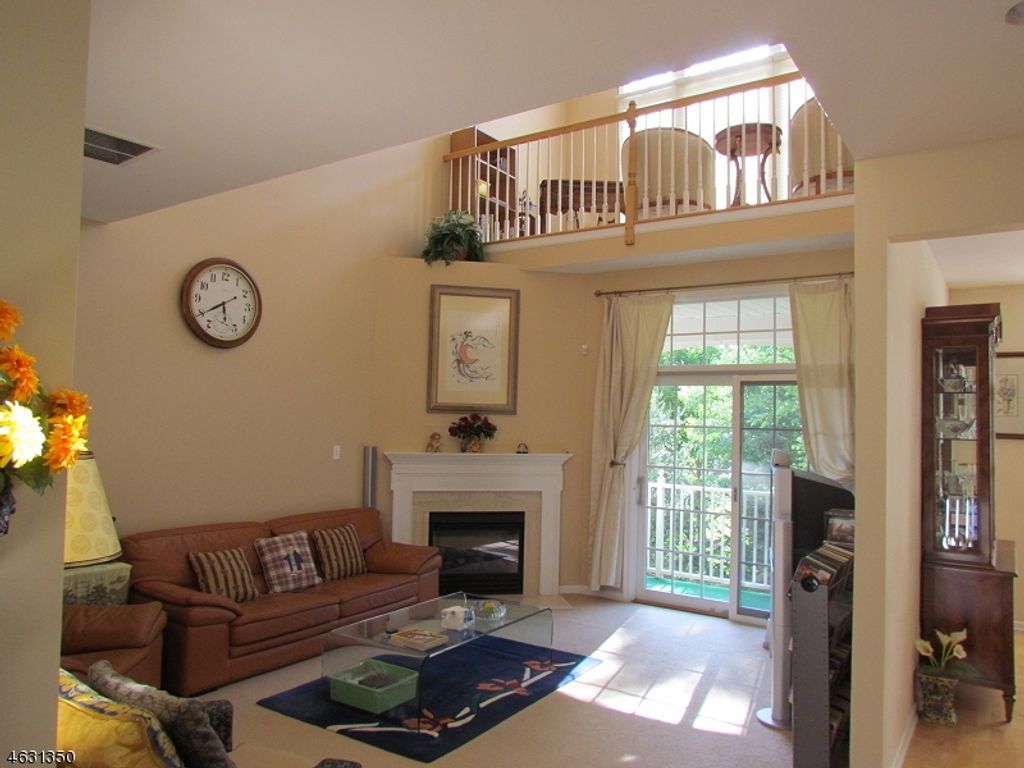 627 Binghampton Ln 627, Livingston Twp., NJ 07039