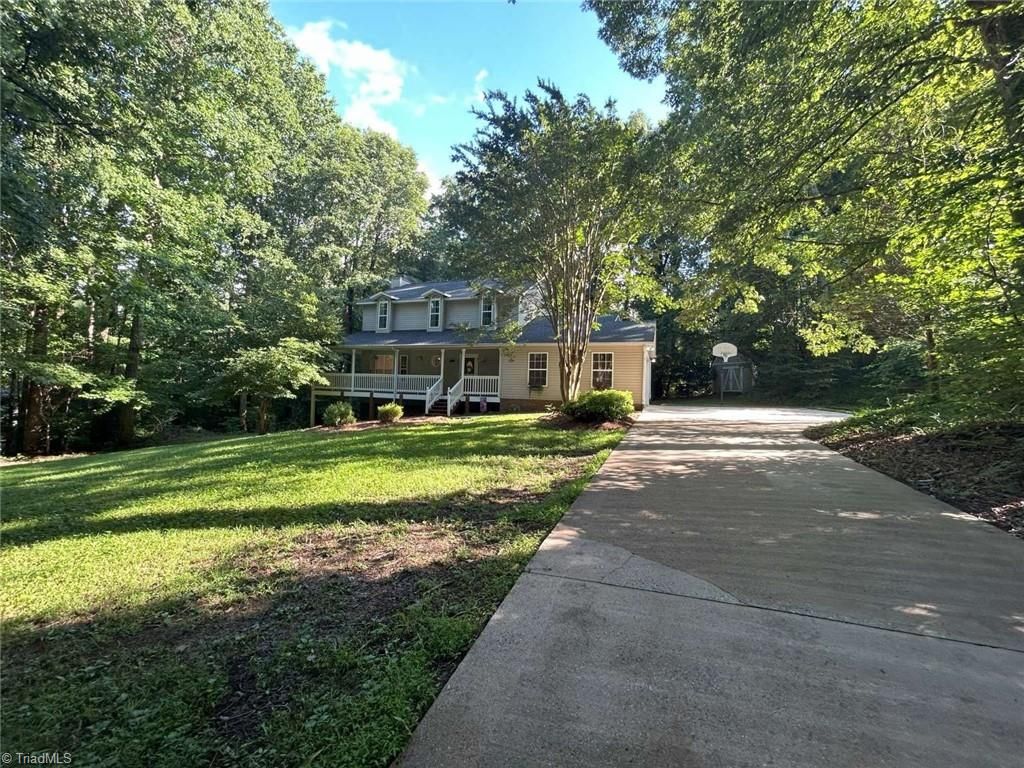 172 Cody Drive, Thomasville, NC 27360