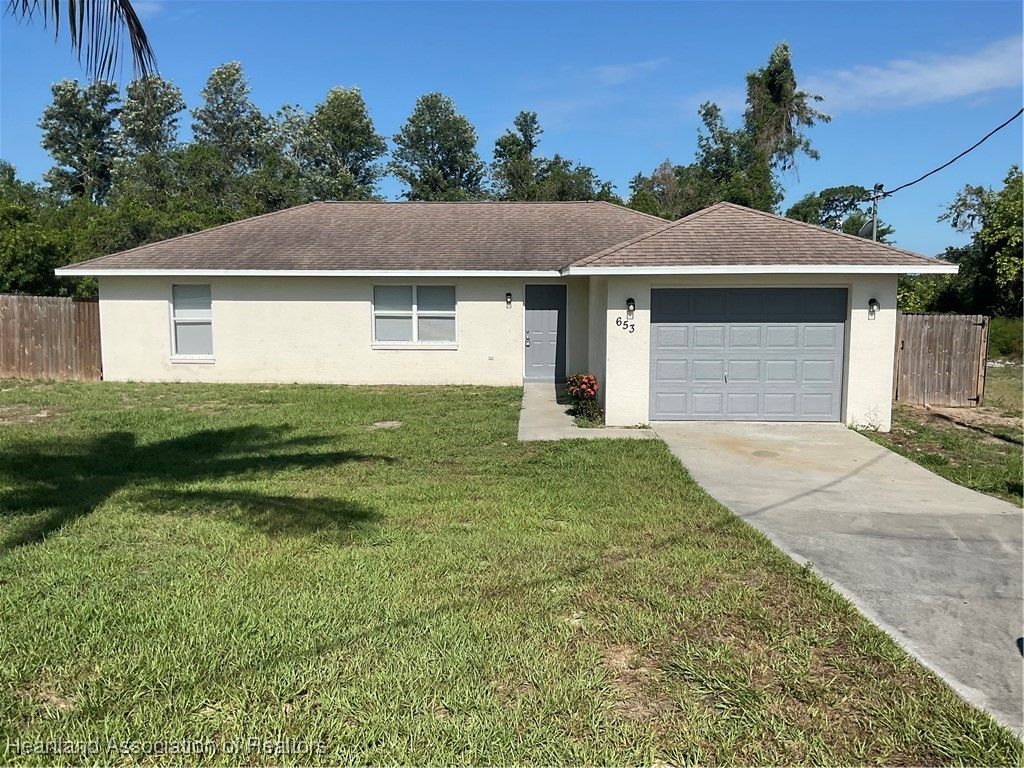 653 Holmes Avenue, Lake Placid, FL 33852