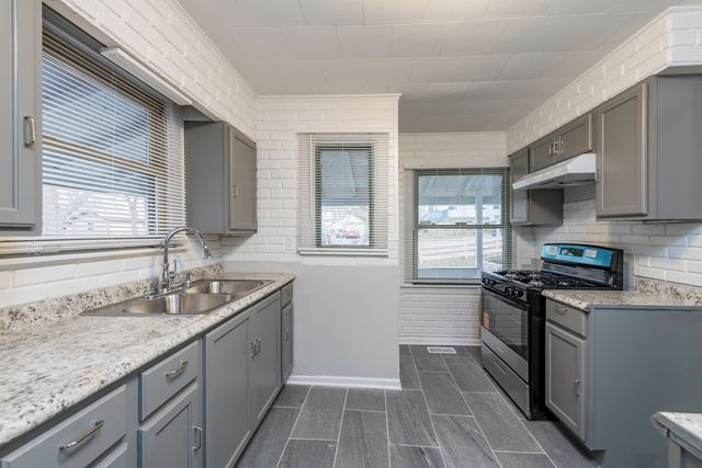 510 Forest Glen Drive, Round Lake Park, IL 60073