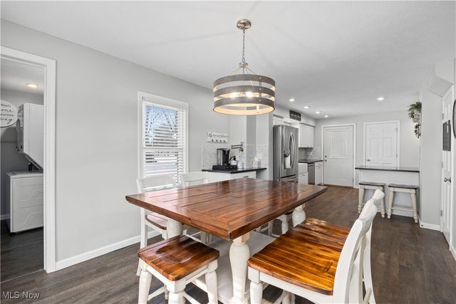 8010 Baumhart Road, Amherst, OH 44001