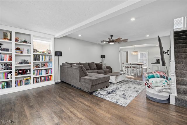 8010 Baumhart Road, Amherst, OH 44001