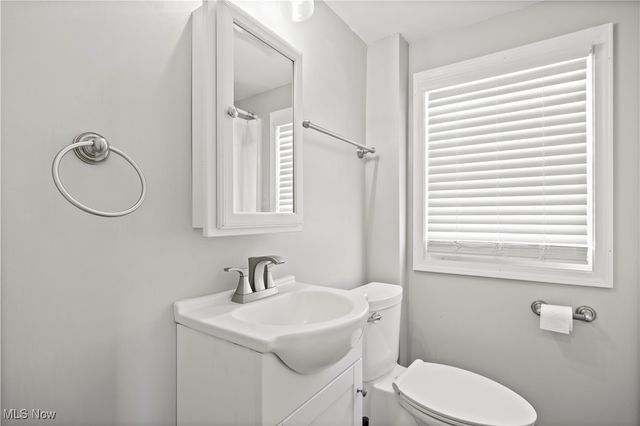 8010 Baumhart Road, Amherst, OH 44001