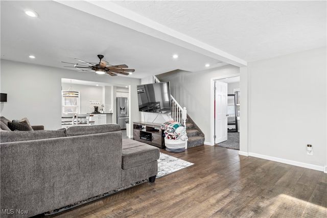 8010 Baumhart Road, Amherst, OH 44001