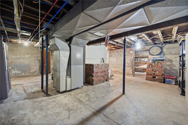 8010 Baumhart Road, Amherst, OH 44001