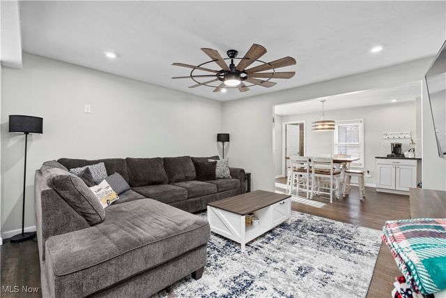 8010 Baumhart Road, Amherst, OH 44001