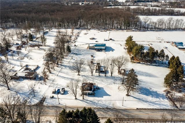 8010 Baumhart Road, Amherst, OH 44001