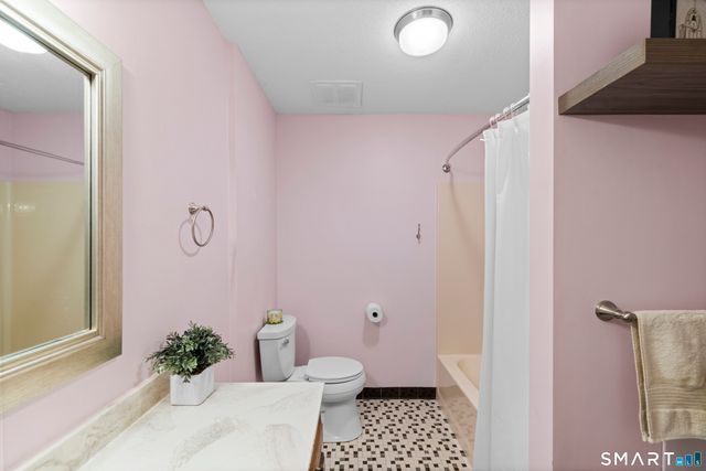 14 Wynwood Drive 14, Enfield, CT 06082