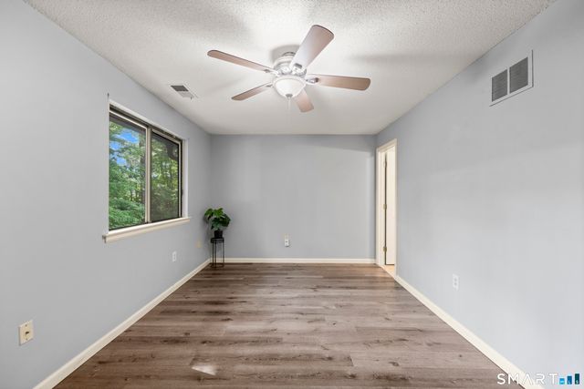 14 Wynwood Drive 14, Enfield, CT 06082