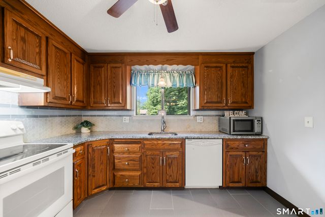 14 Wynwood Drive 14, Enfield, CT 06082