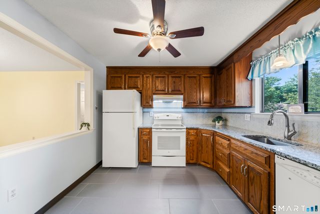 14 Wynwood Drive 14, Enfield, CT 06082
