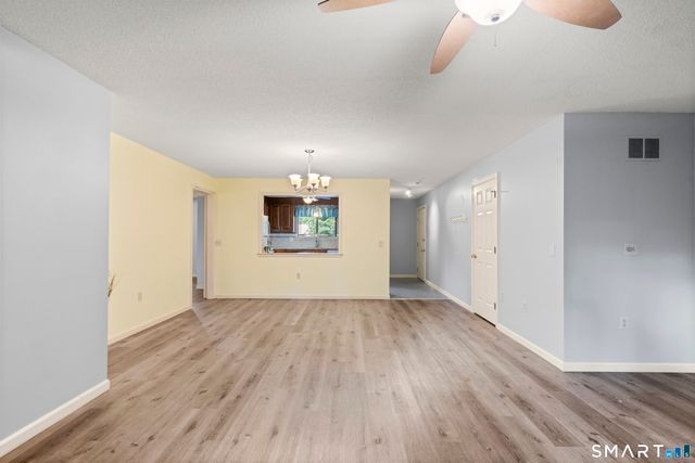 14 Wynwood Drive 14, Enfield, CT 06082
