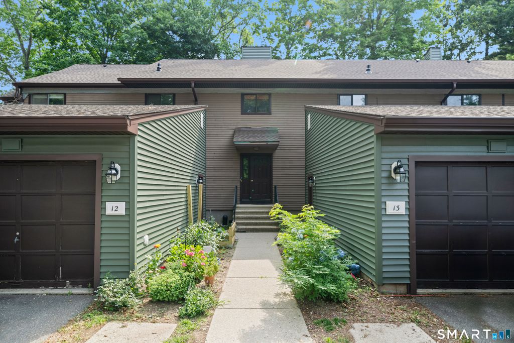 14 Wynwood Drive 14, Enfield, CT 06082