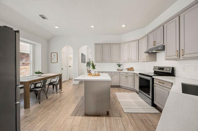 26867 Castlecliff Lane, Kingwood, TX 77339