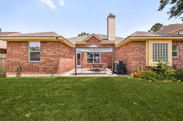 26867 Castlecliff Lane, Kingwood, TX 77339
