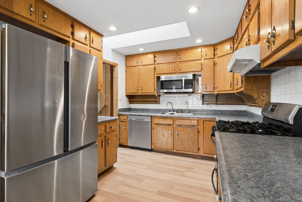 341 Hale Avenue, Romeoville, IL 60446 — photo 3