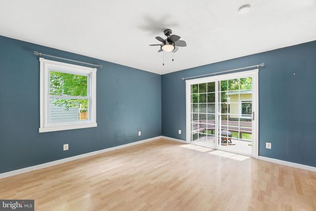 7605 FISHER DR, Falls Church, VA 22043