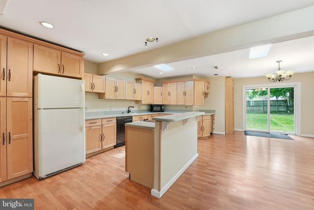 7605 FISHER DR, Falls Church, VA 22043