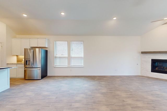 5204 Edge Way, Denton, TX 76226