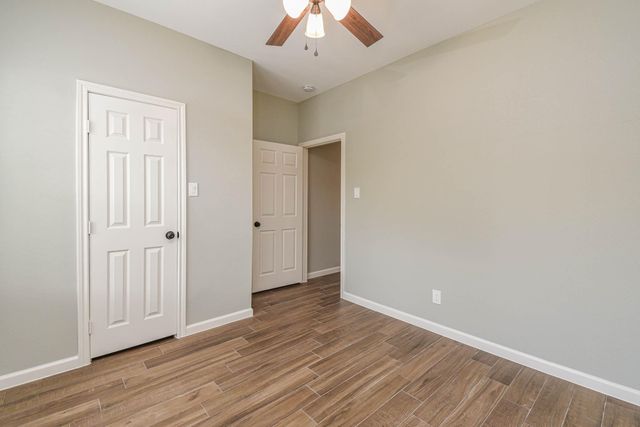 3701 Chanterway St, Bacliff, TX 77518