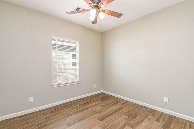 3701 Chanterway St, Bacliff, TX 77518