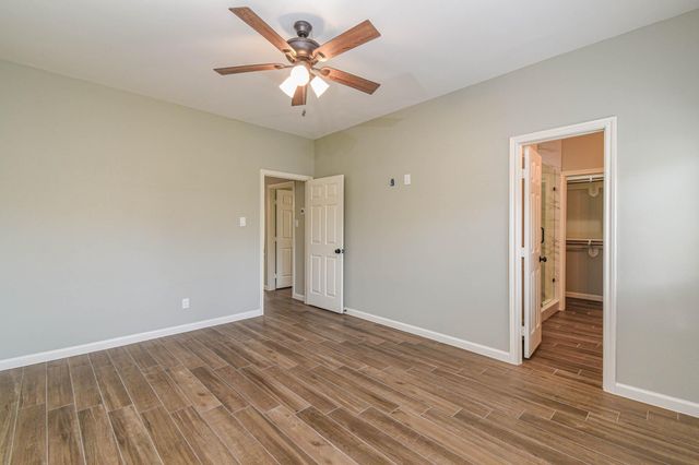 3701 Chanterway St, Bacliff, TX 77518