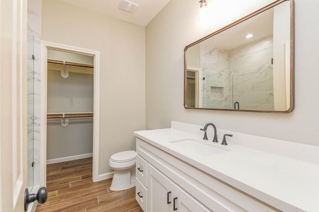 3701 Chanterway St, Bacliff, TX 77518