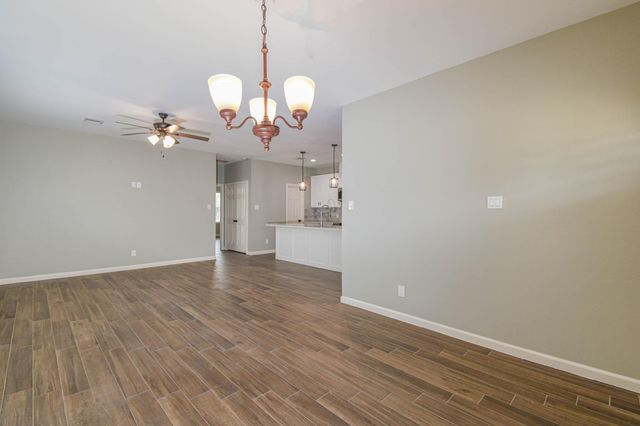 3701 Chanterway St, Bacliff, TX 77518