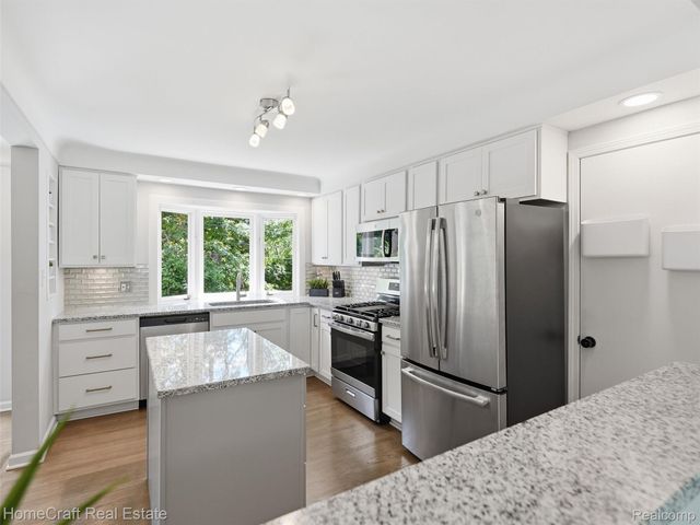 42047 CLEMONS Drive, Plymouth Charter Township, MI 48170