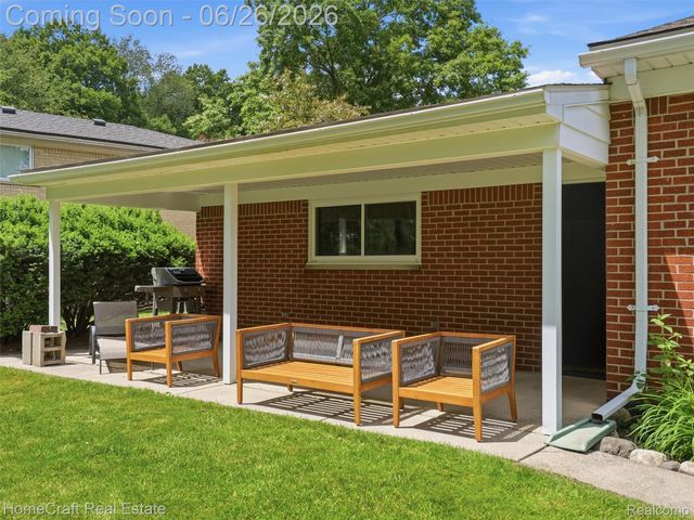 42047 CLEMONS Drive, Plymouth Charter Township, MI 48170