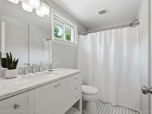 42047 CLEMONS Drive, Plymouth Charter Township, MI 48170