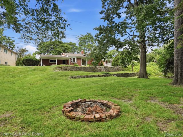 42047 CLEMONS Drive, Plymouth Charter Township, MI 48170