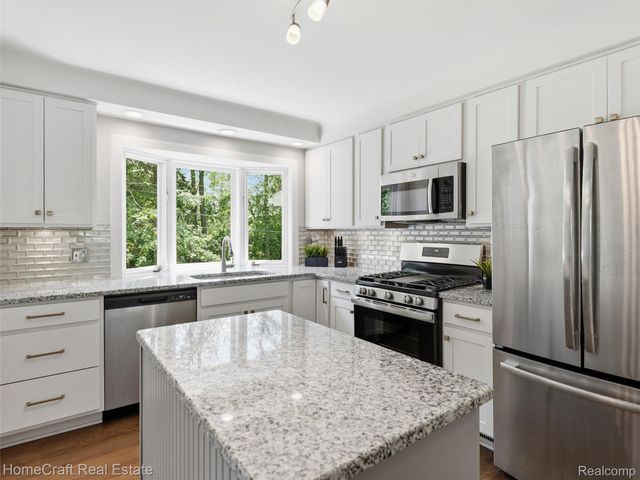 42047 CLEMONS Drive, Plymouth Charter Township, MI 48170