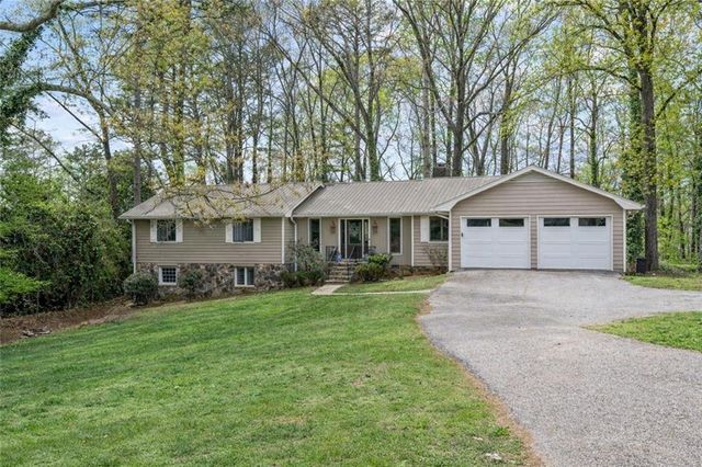 8360 Lanier Drive, Cumming, GA 30041