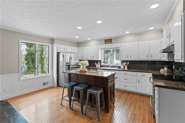 8360 Lanier Drive, Cumming, GA 30041