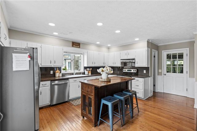 8360 Lanier Drive, Cumming, GA 30041