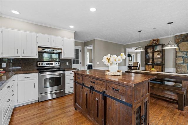 8360 Lanier Drive, Cumming, GA 30041