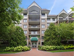 15 S Pine Street 507, Mount Prospect, IL 60056