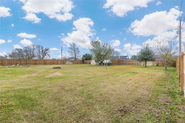 2015 Magnolia Bend, Baytown, TX 77523