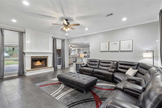 2015 Magnolia Bend, Baytown, TX 77523