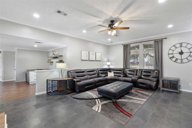 2015 Magnolia Bend, Baytown, TX 77523