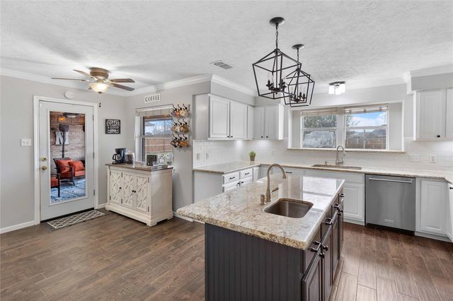 2015 Magnolia Bend, Baytown, TX 77523